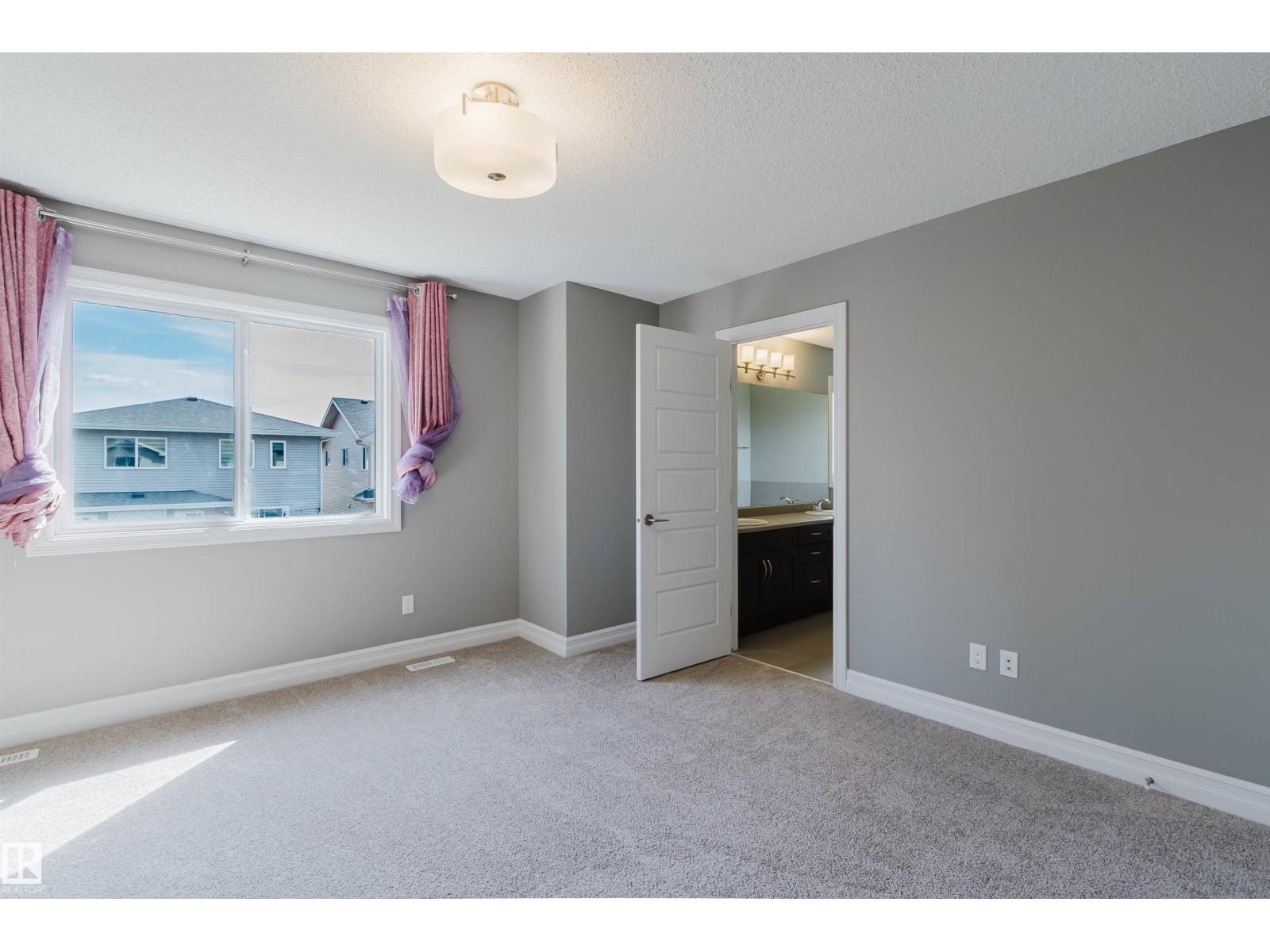 15839 10 AV SW - Image 25