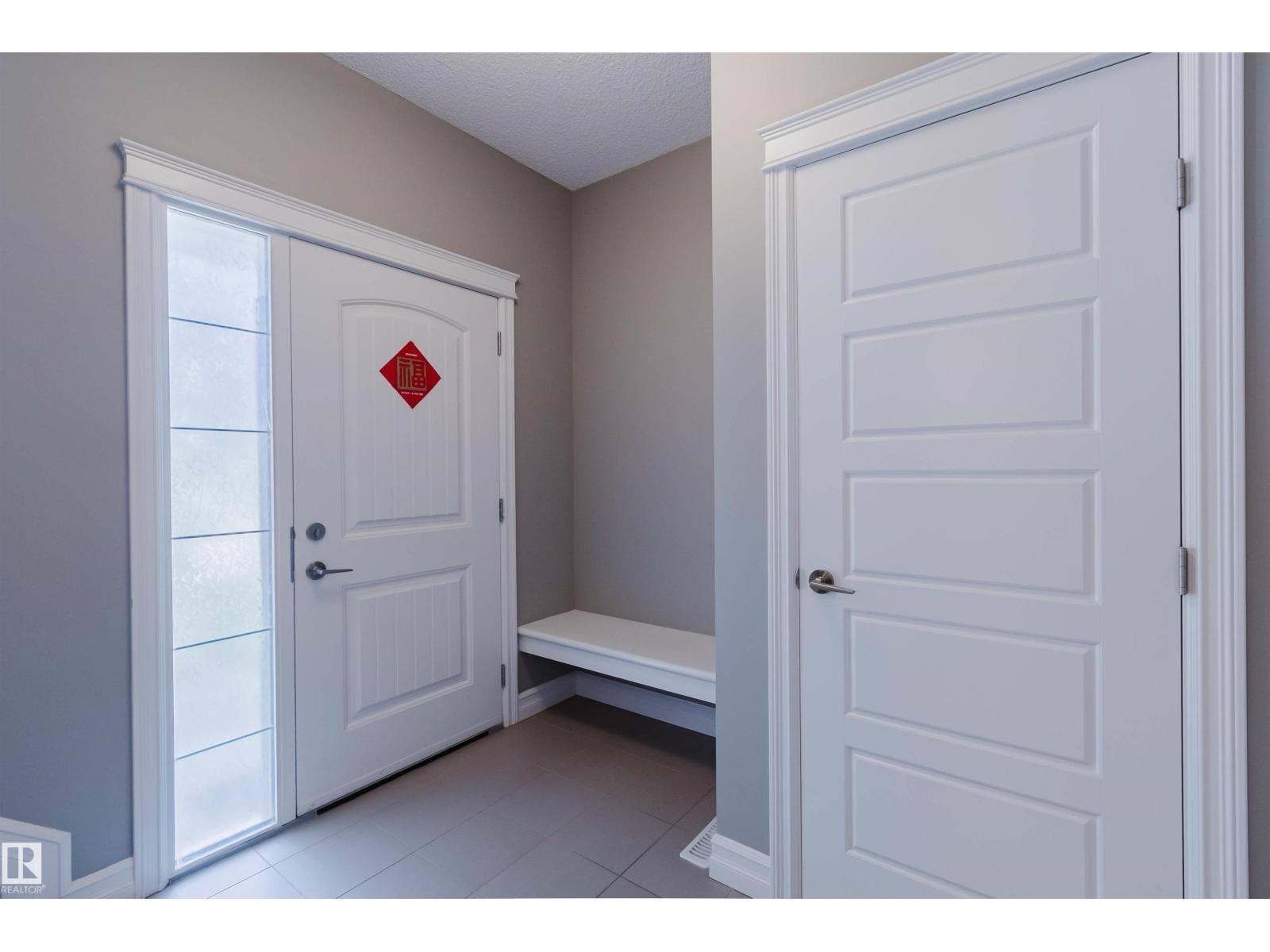 15839 10 AV SW - 3