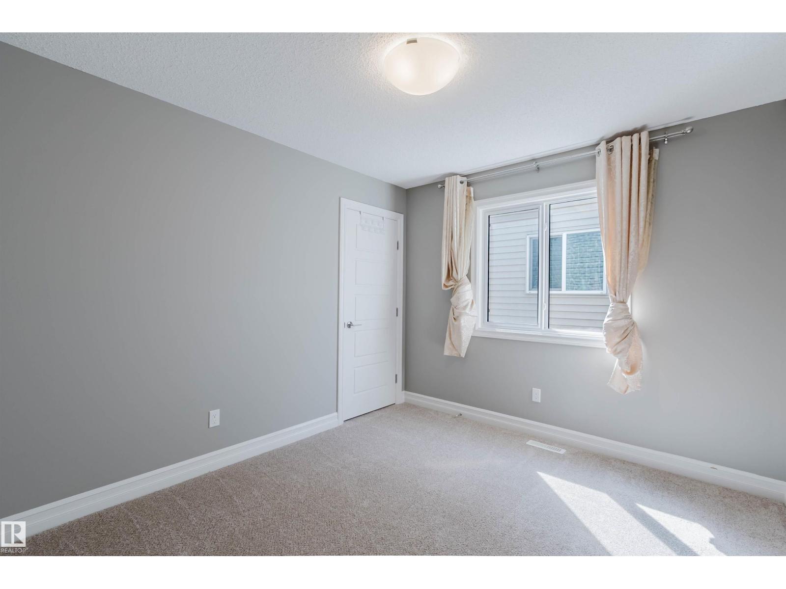 15839 10 AV SW - 31