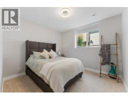9829 Beacon Hill Crescent, Lake Country, BC V4V0A9 Photo 54