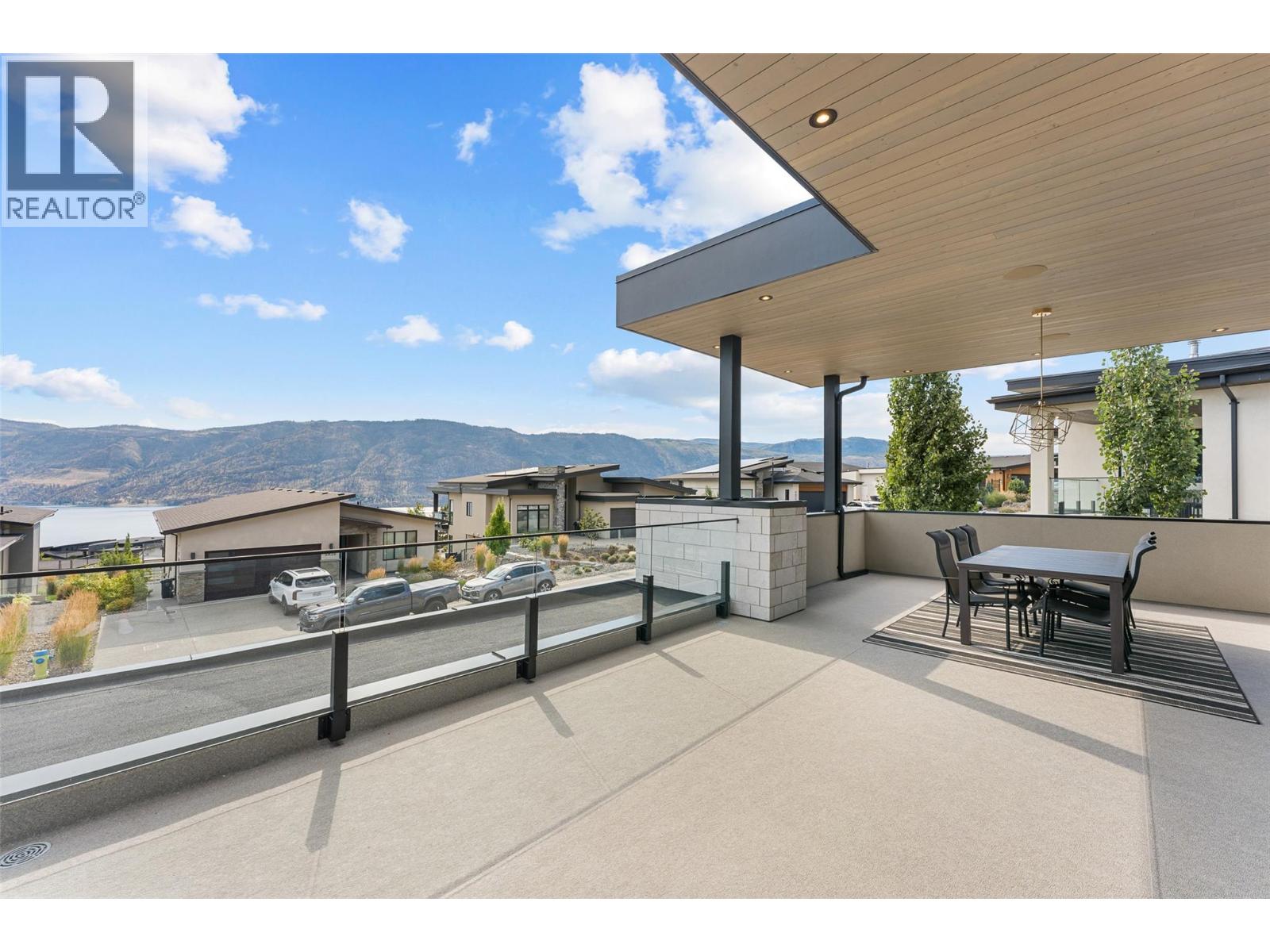 9829 Beacon Hill Crescent - 28