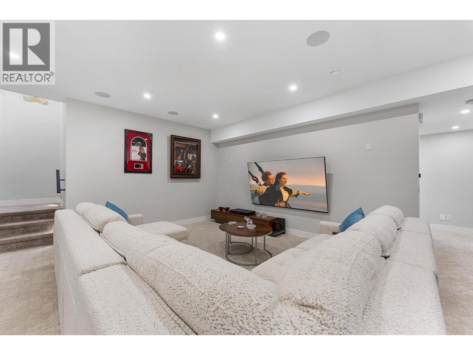 9829 Beacon Hill Crescent - 50