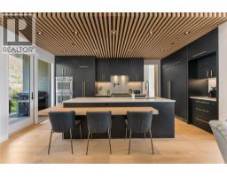 5pc Ensuite bath - 9829 Beacon Hill Crescent, Lake Country, BC V4V0A9 Photo 10