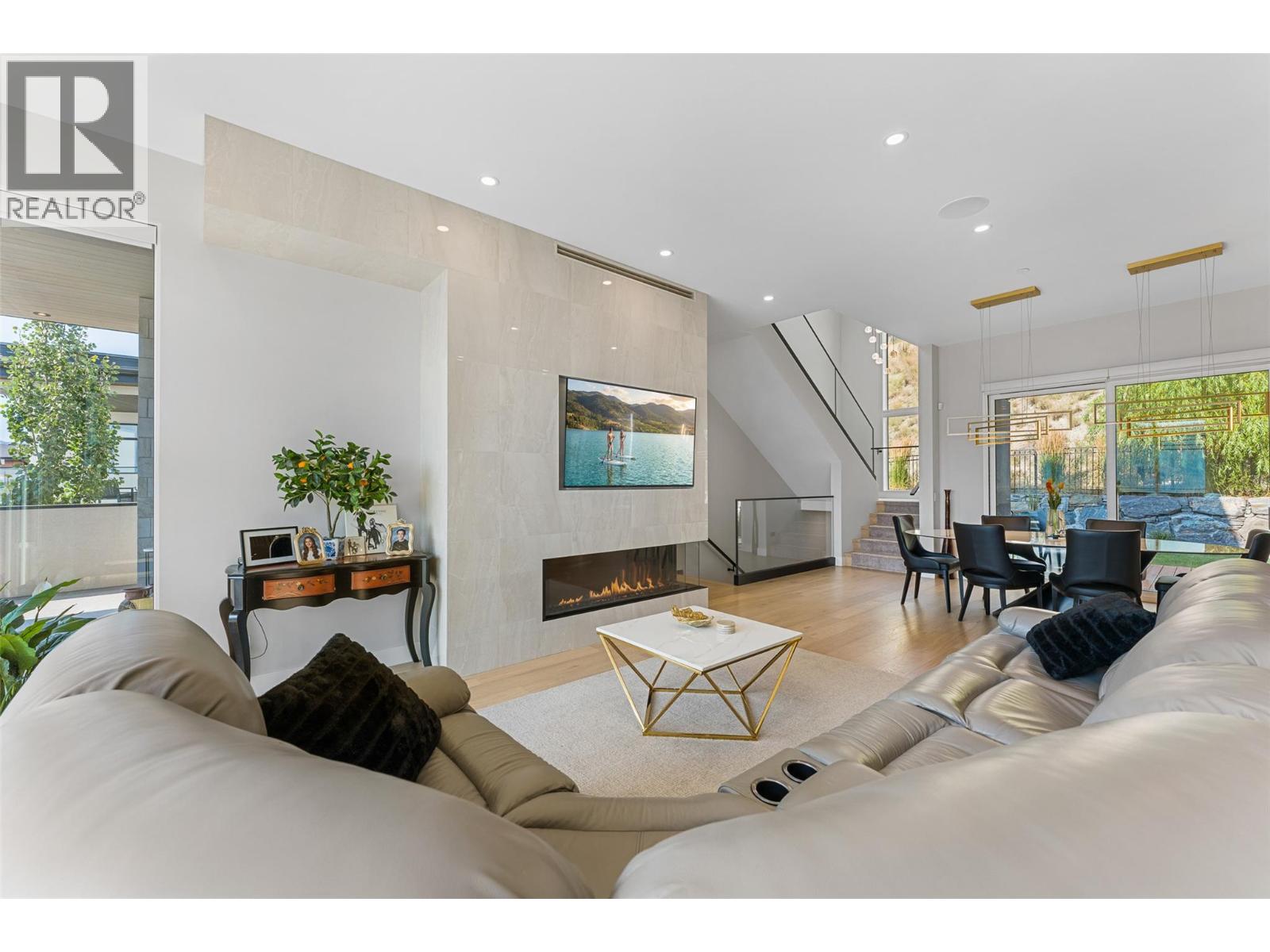 9829 Beacon Hill Crescent - Image 5