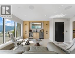 9829 Beacon Hill Crescent, Lake Country, BC V4V0A9 Photo 43