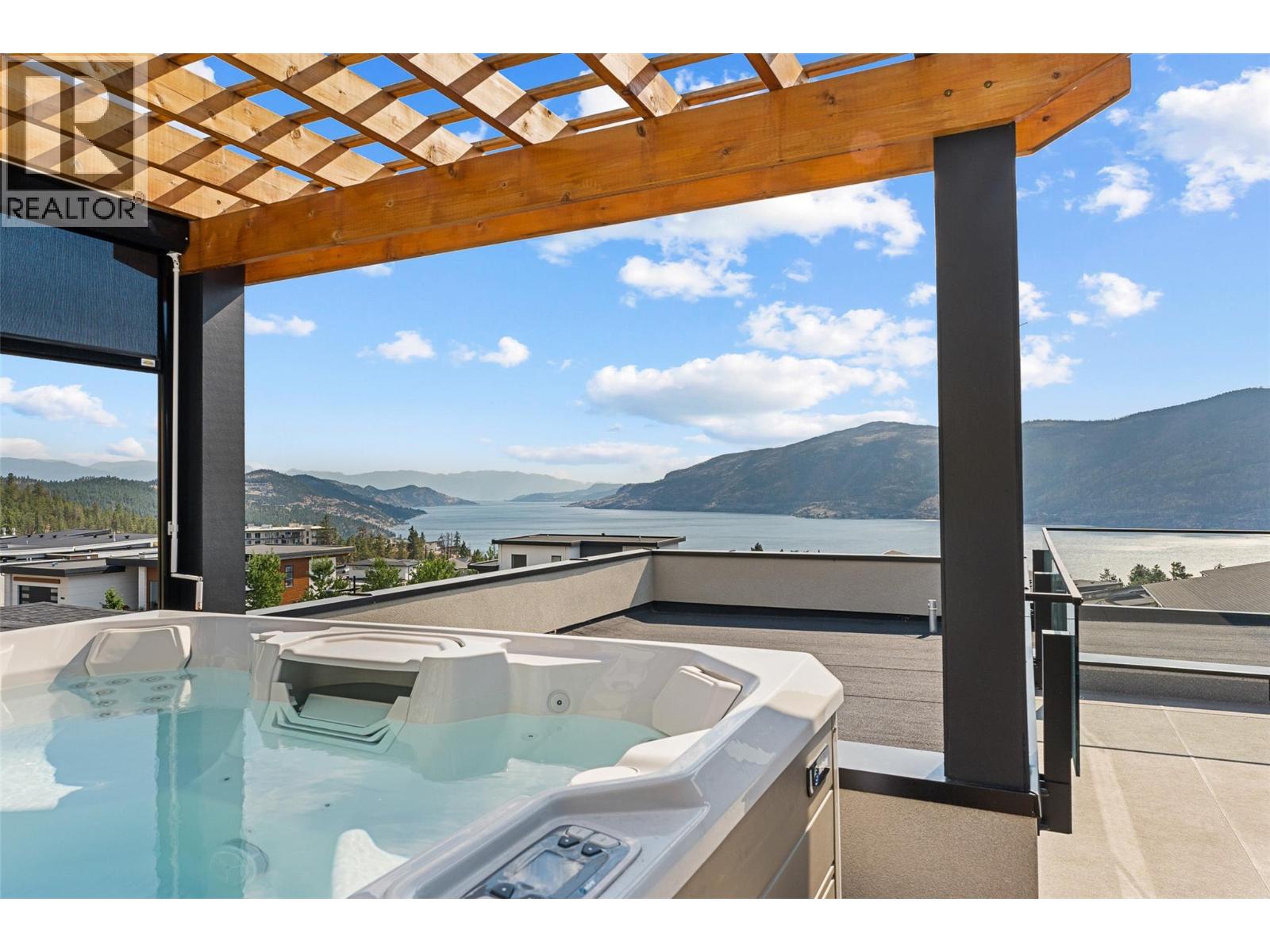 9829 Beacon Hill Crescent - 48