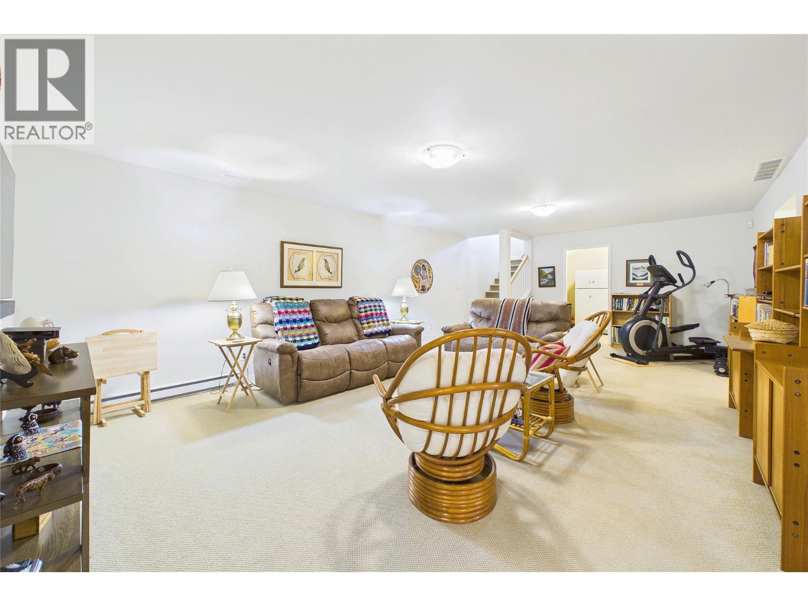 #184 170 STOCKS Crescent - 31