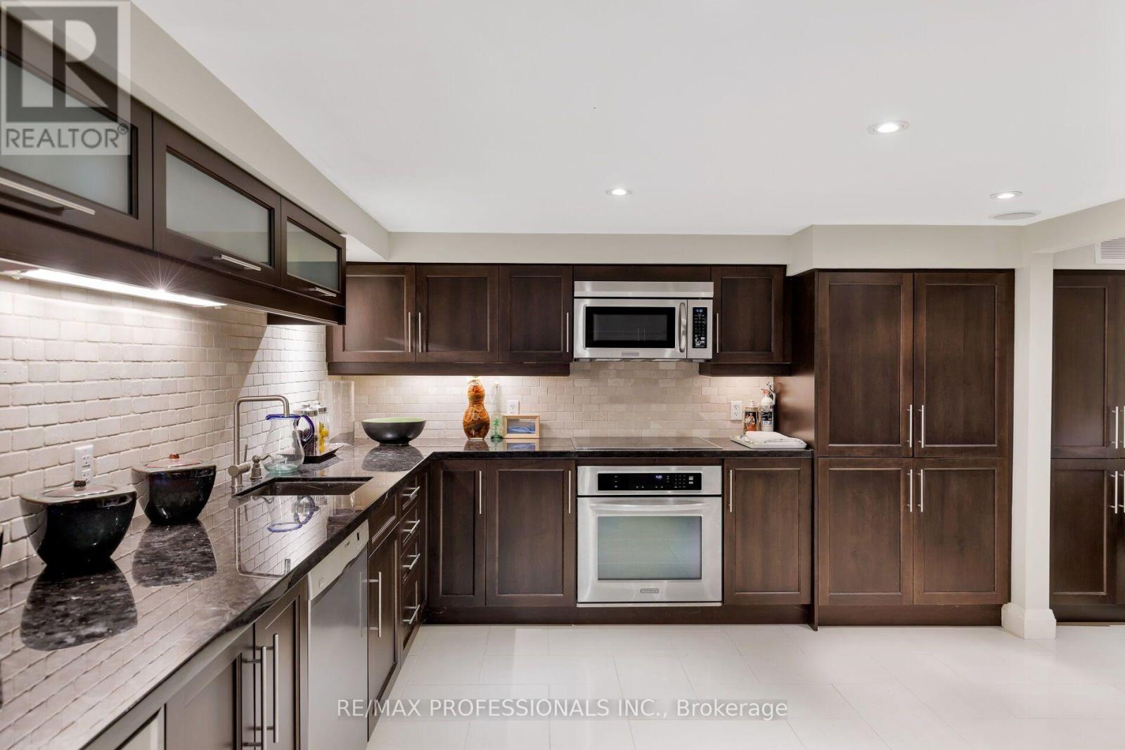 19 THE KINGSWAY - Image 33