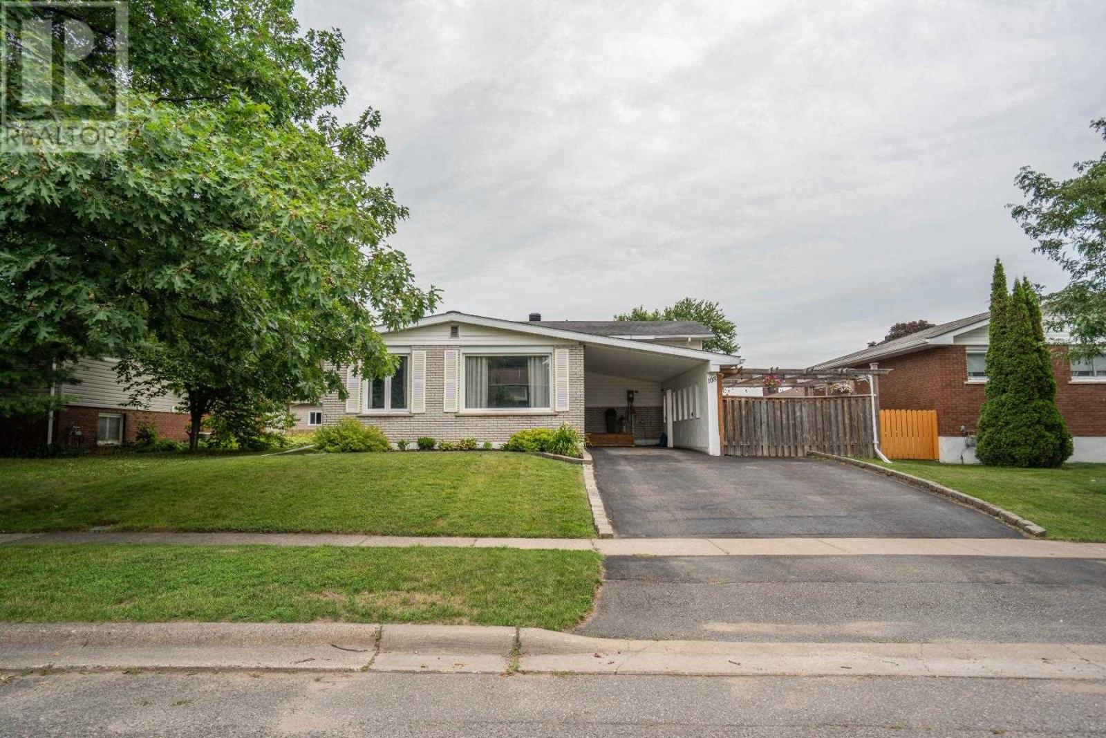 105 Laronde AVE, Sault Ste. Marie — photo 3