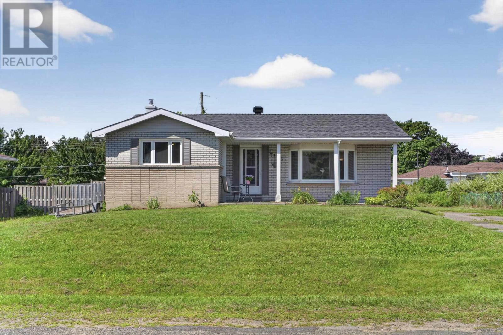 153 Caledon ST, Sault Ste. Marie — photo 2