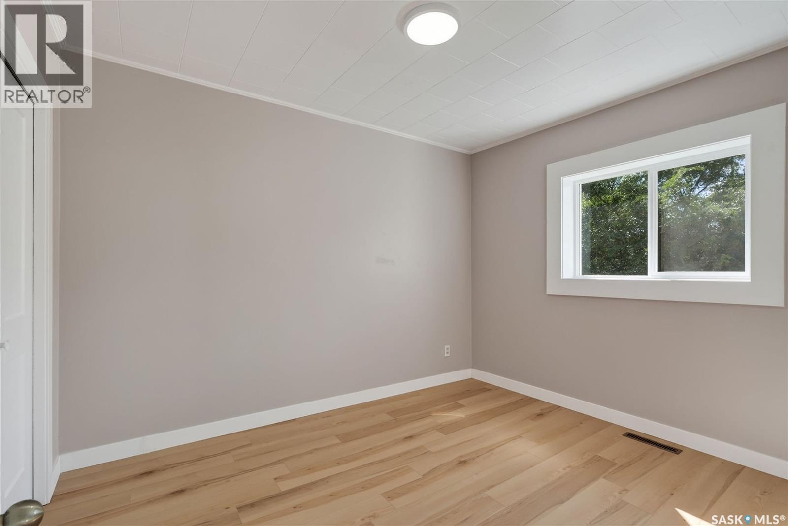 584 7th STREET E - 14