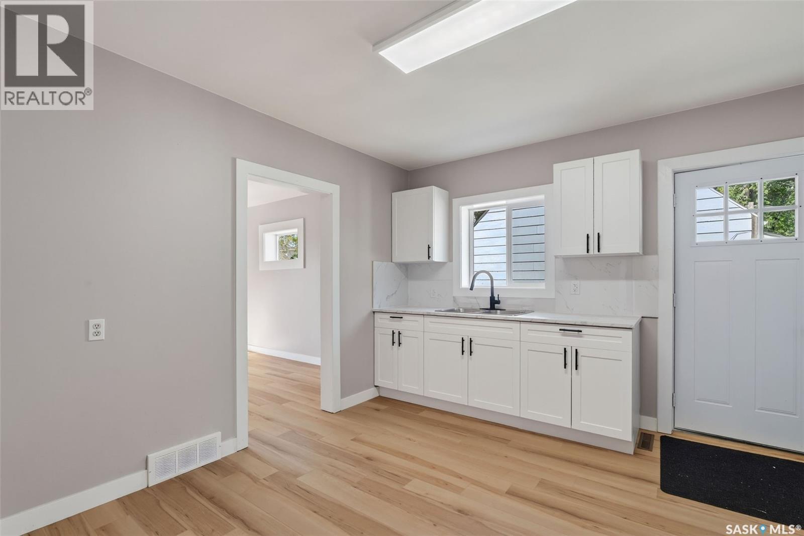584 7th STREET E - 8