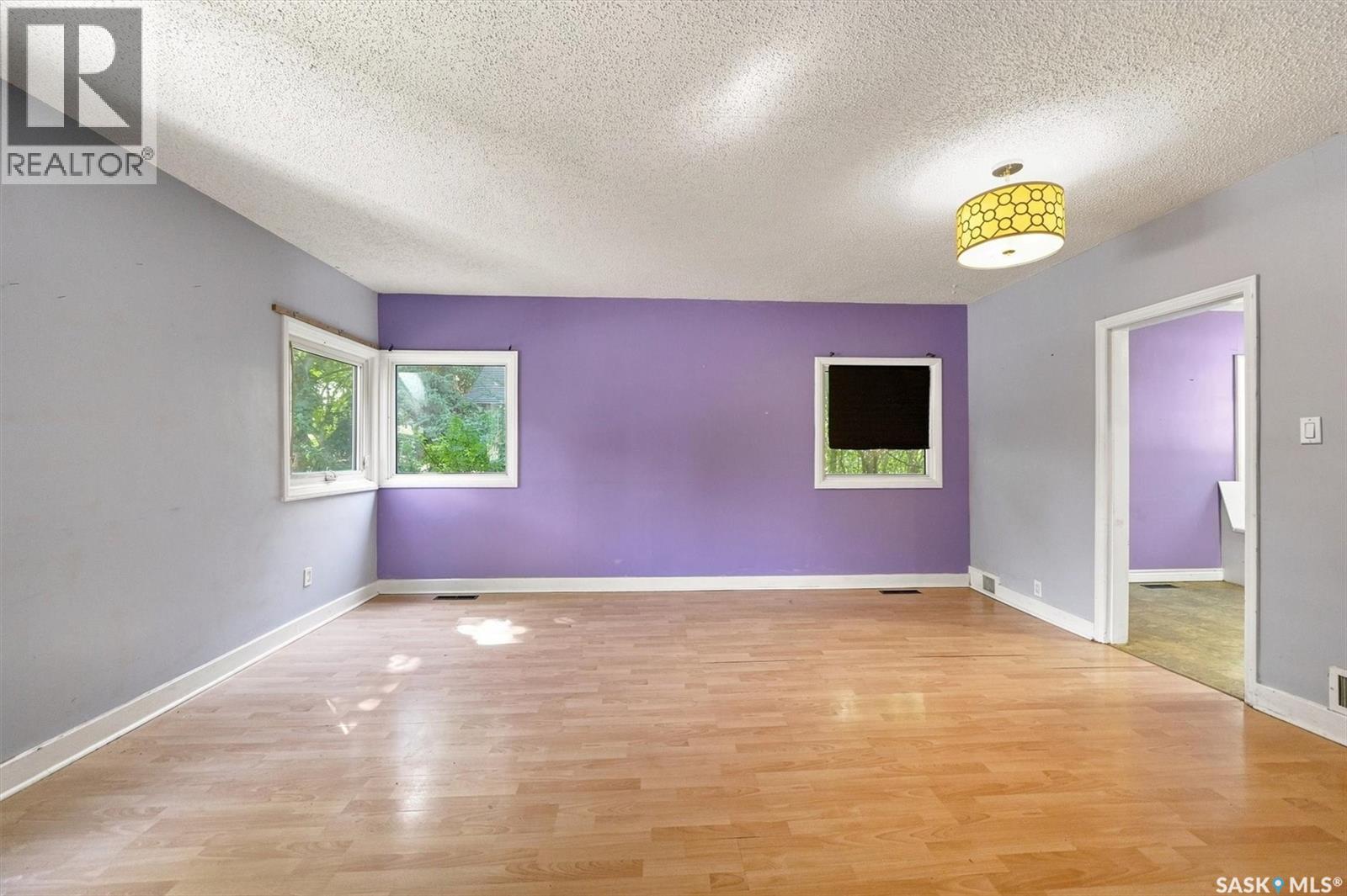 2204 LORNE AVENUE, Saskatoon — photo 3