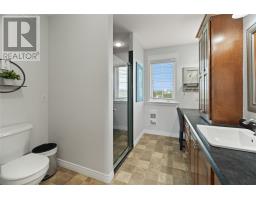 18 Lodge Road thumbnail 13
