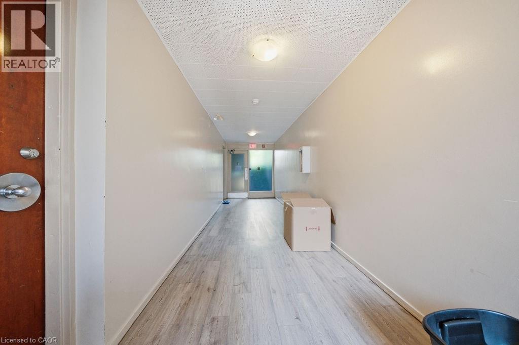 600 UPPER WELLINGTON Street - 6
