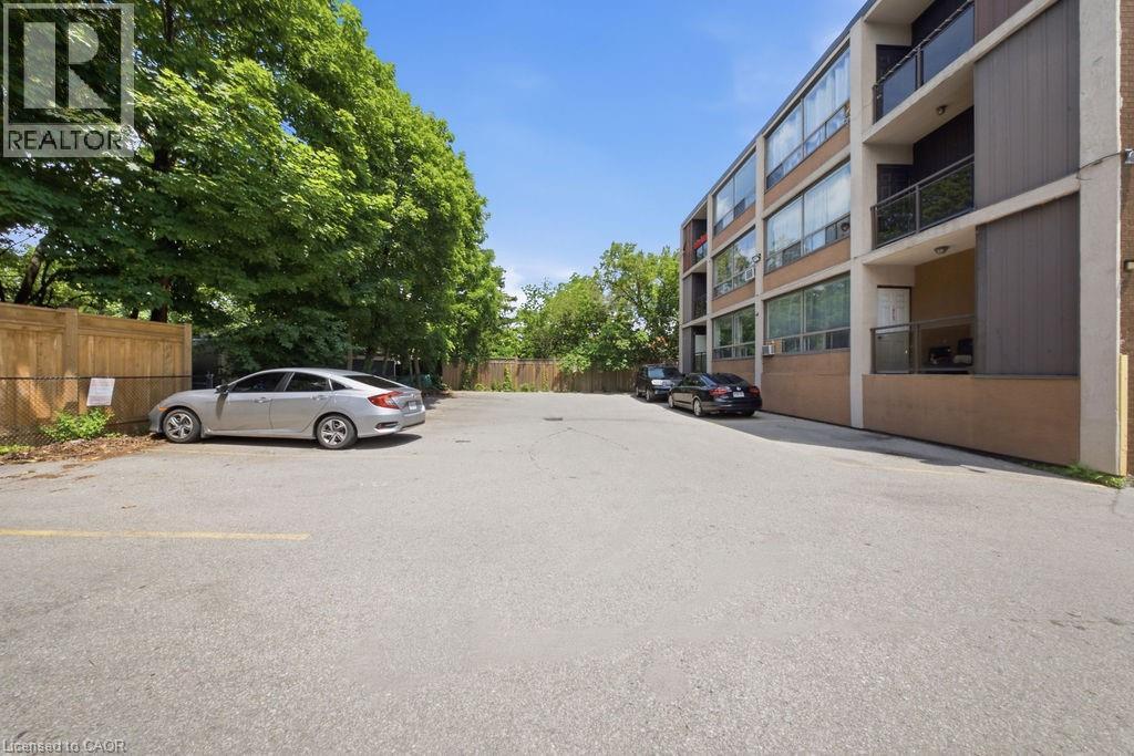 600 UPPER WELLINGTON Street - 10