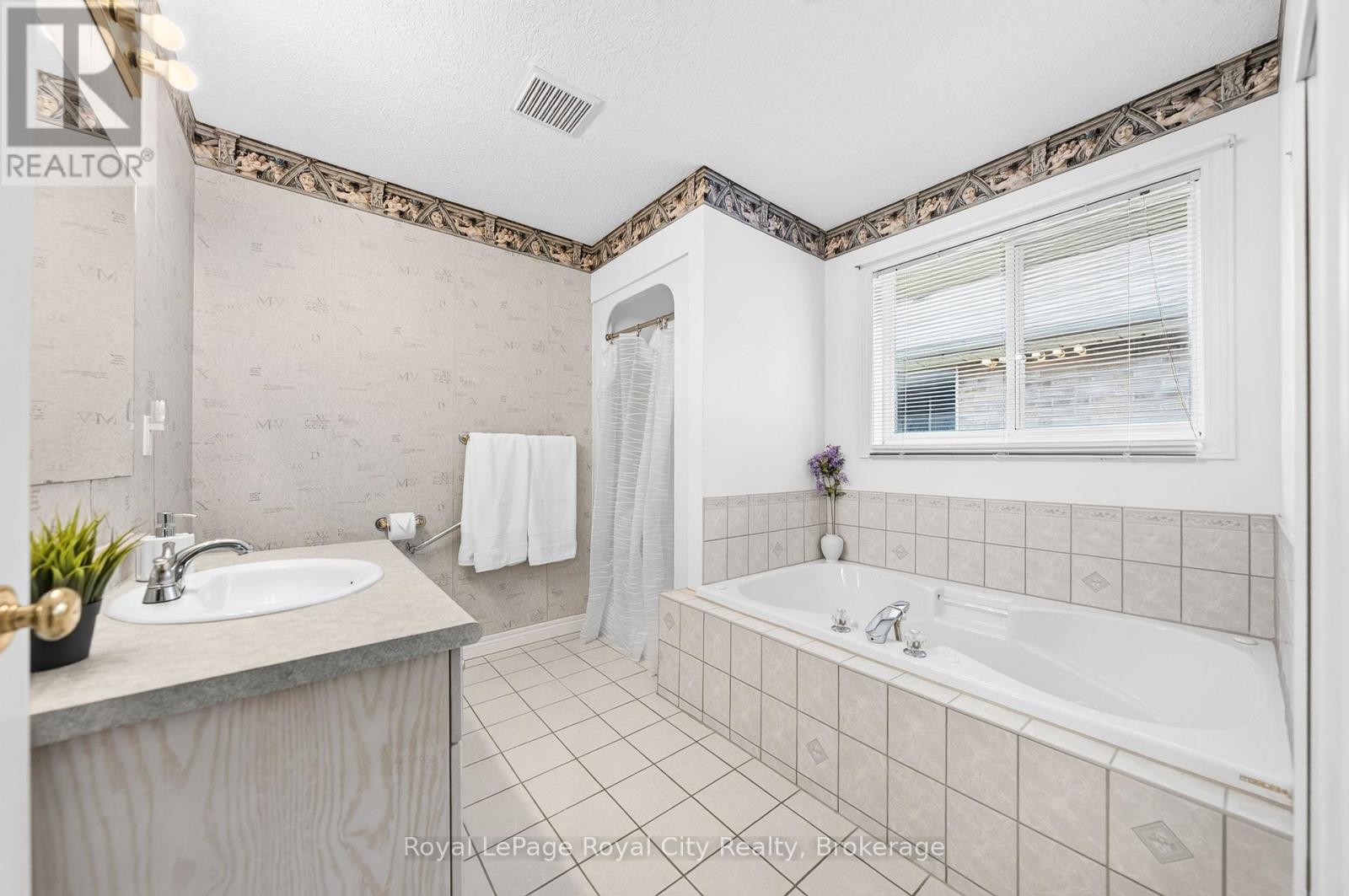 8 WHITETAIL COURT - Image 12