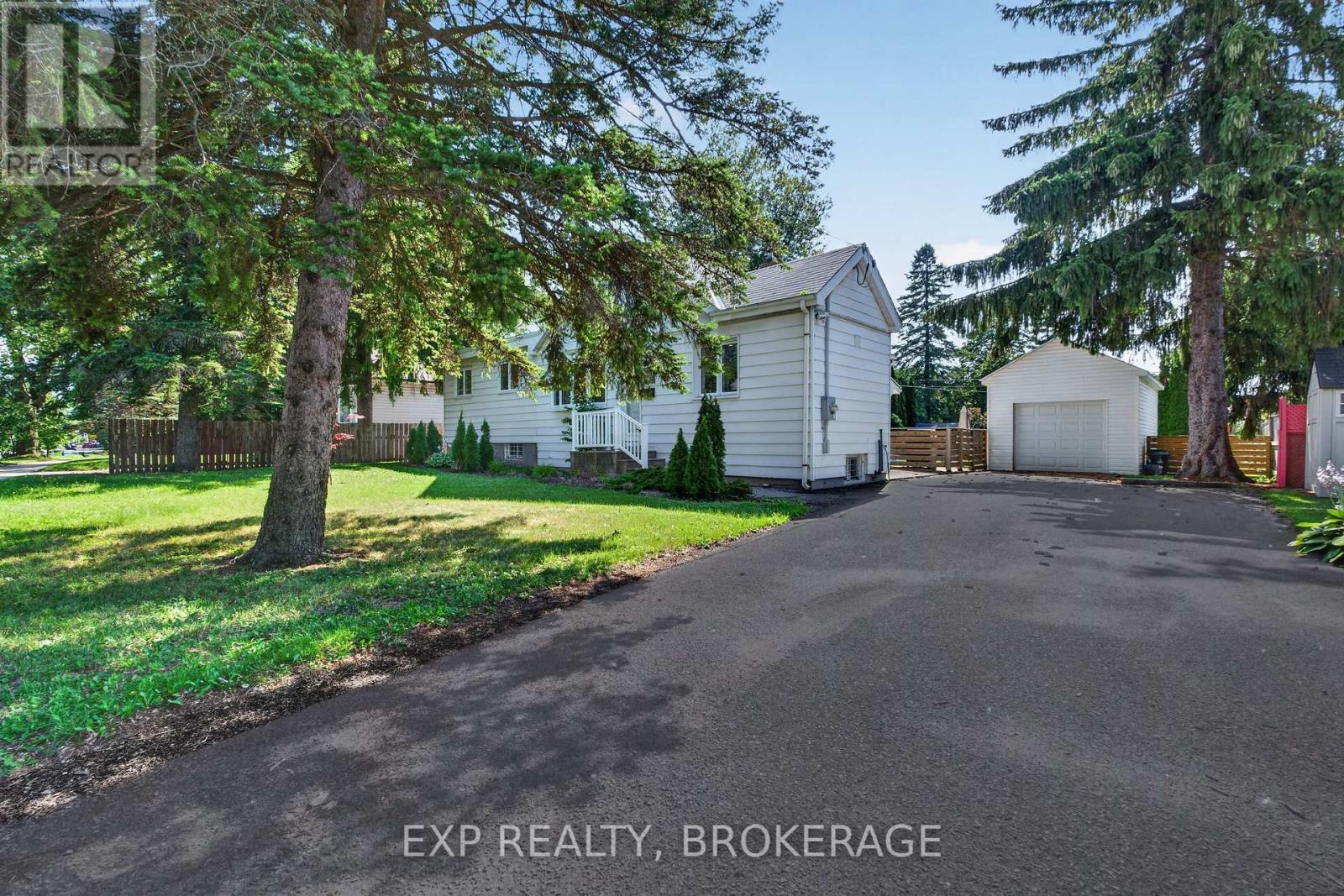 646 PORTSMOUTH AVENUE - Image 3