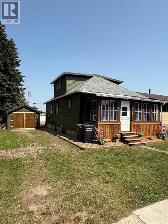 4722 54 Avenue - 3