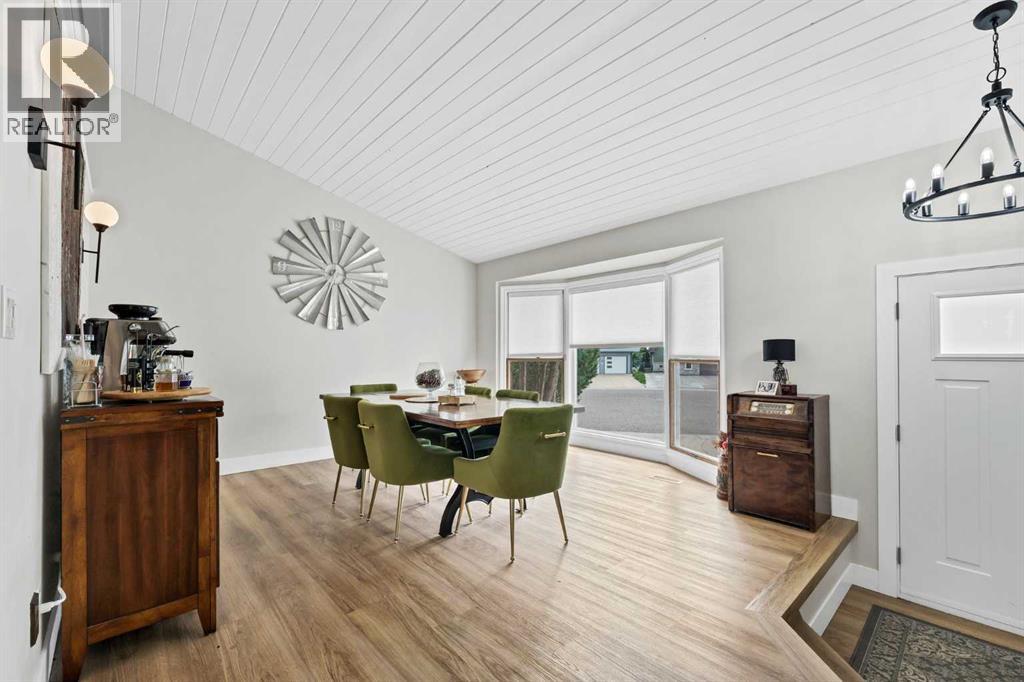 8 Ross View Bay Southeast