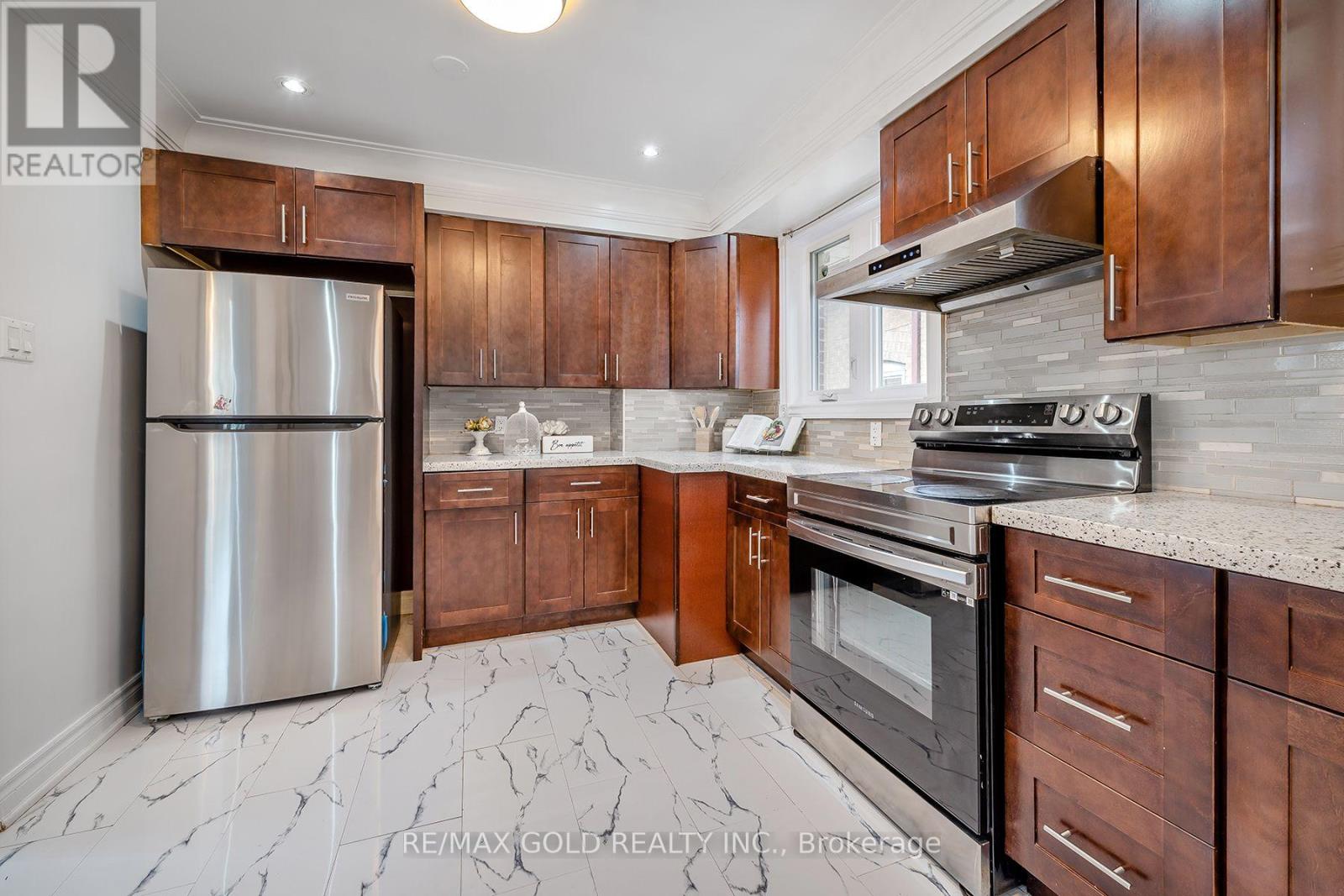 3 WILLAMERE DRIVE - 26