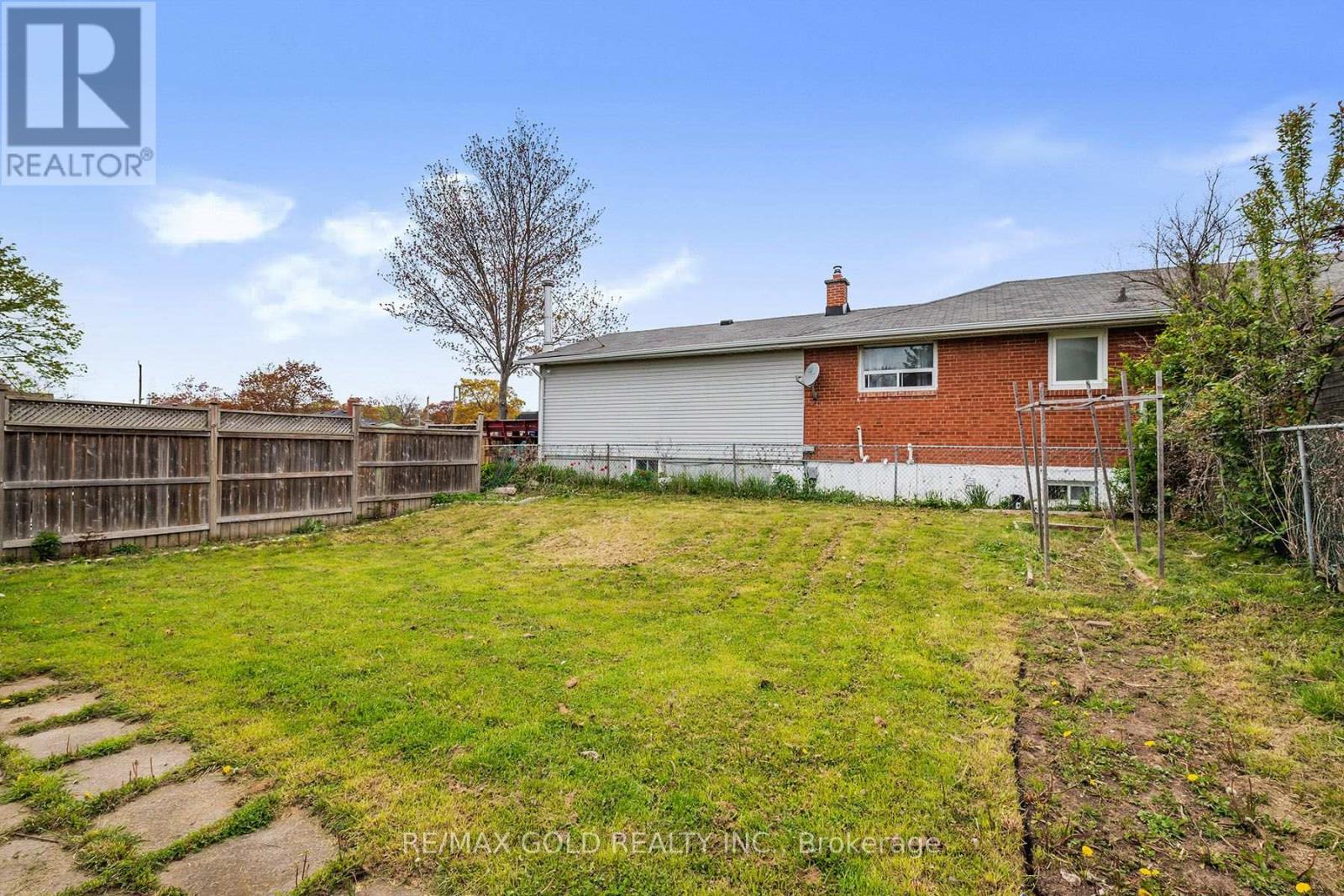3 WILLAMERE DRIVE - 35