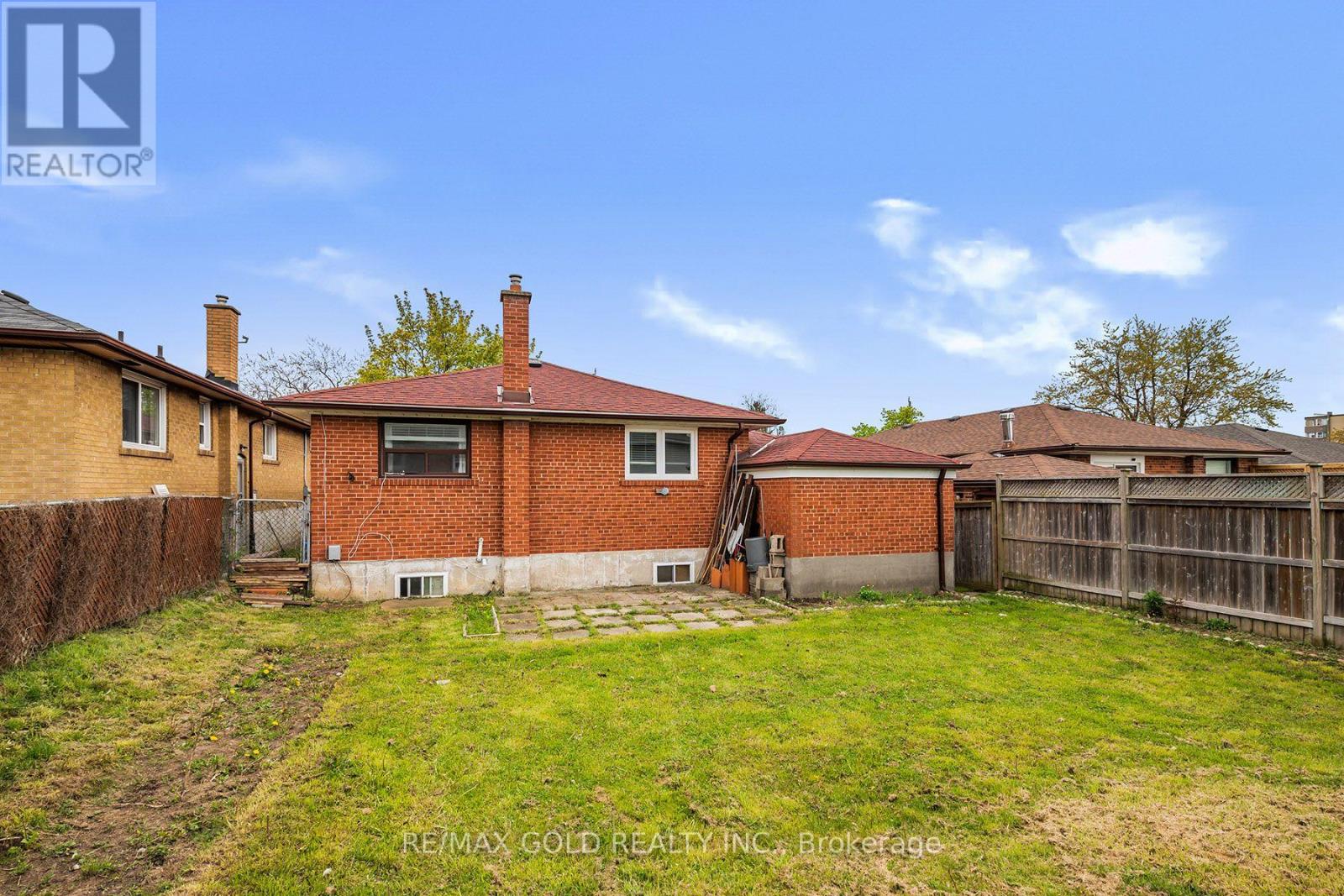 3 WILLAMERE DRIVE - 36