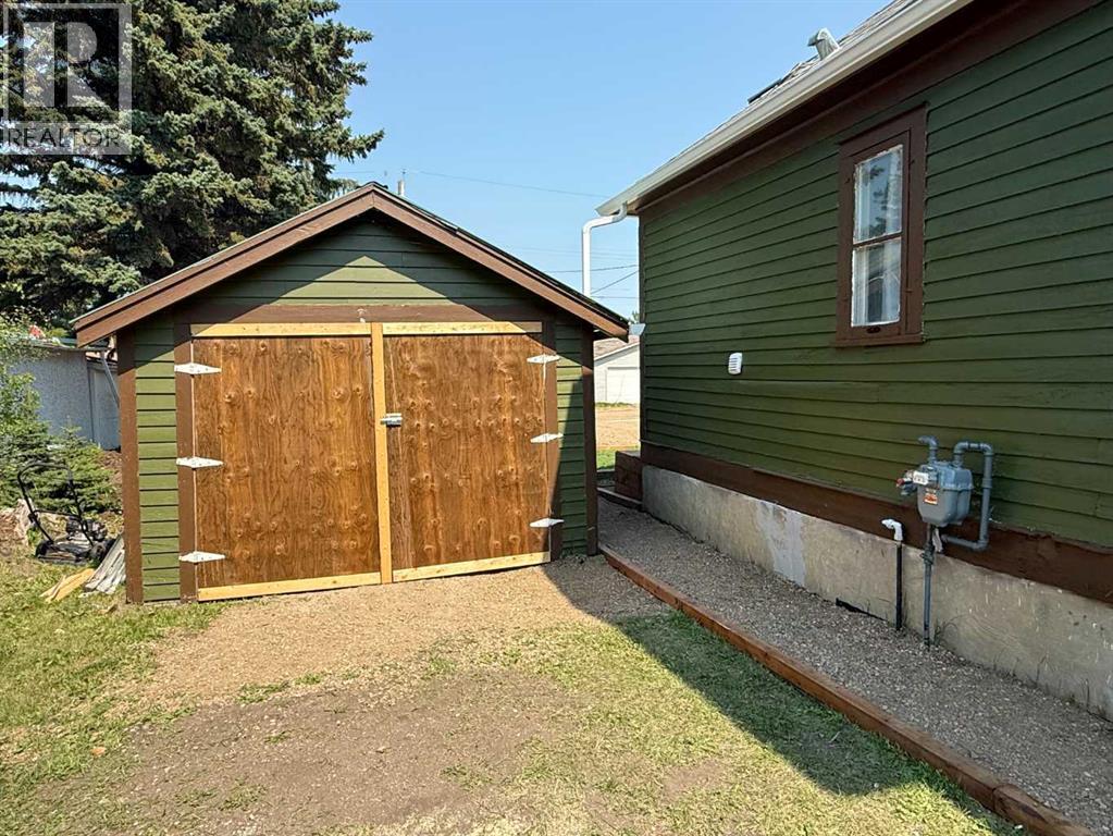 4722 54 Avenue - 28