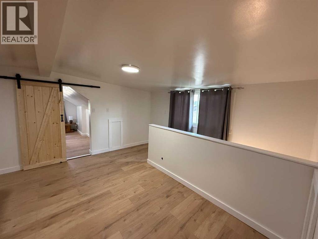 4722 54 Avenue - 20