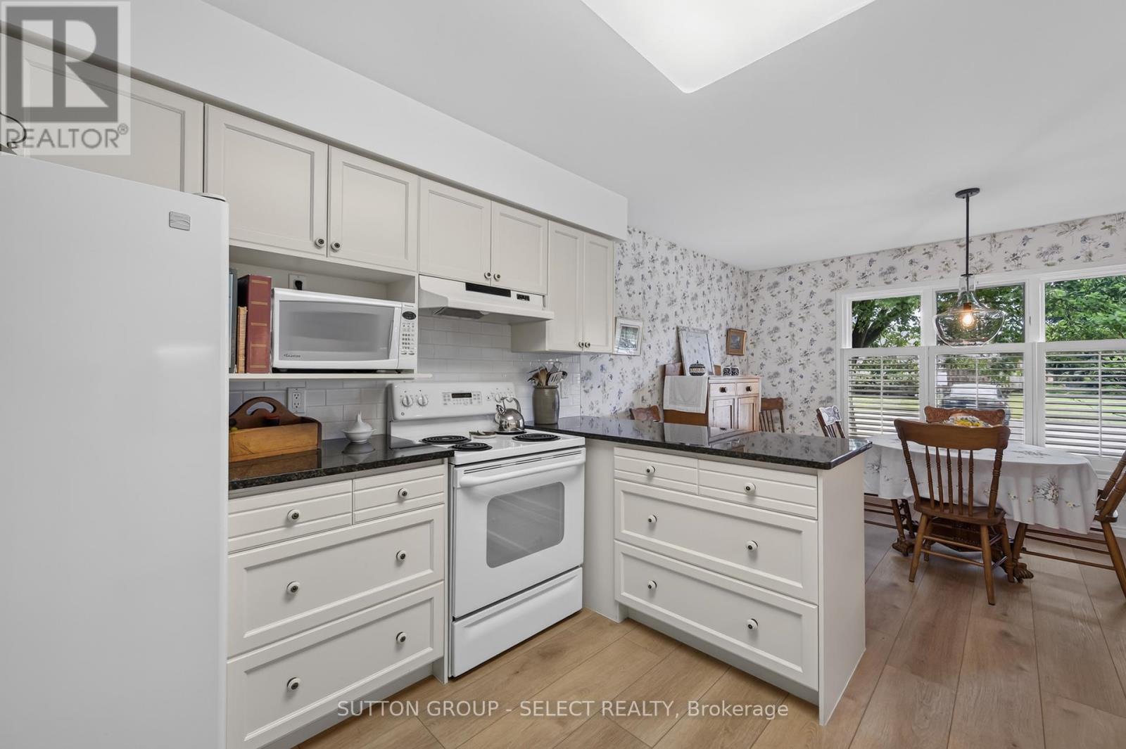 #43 99 EDGEVALLEY ROAD - 8