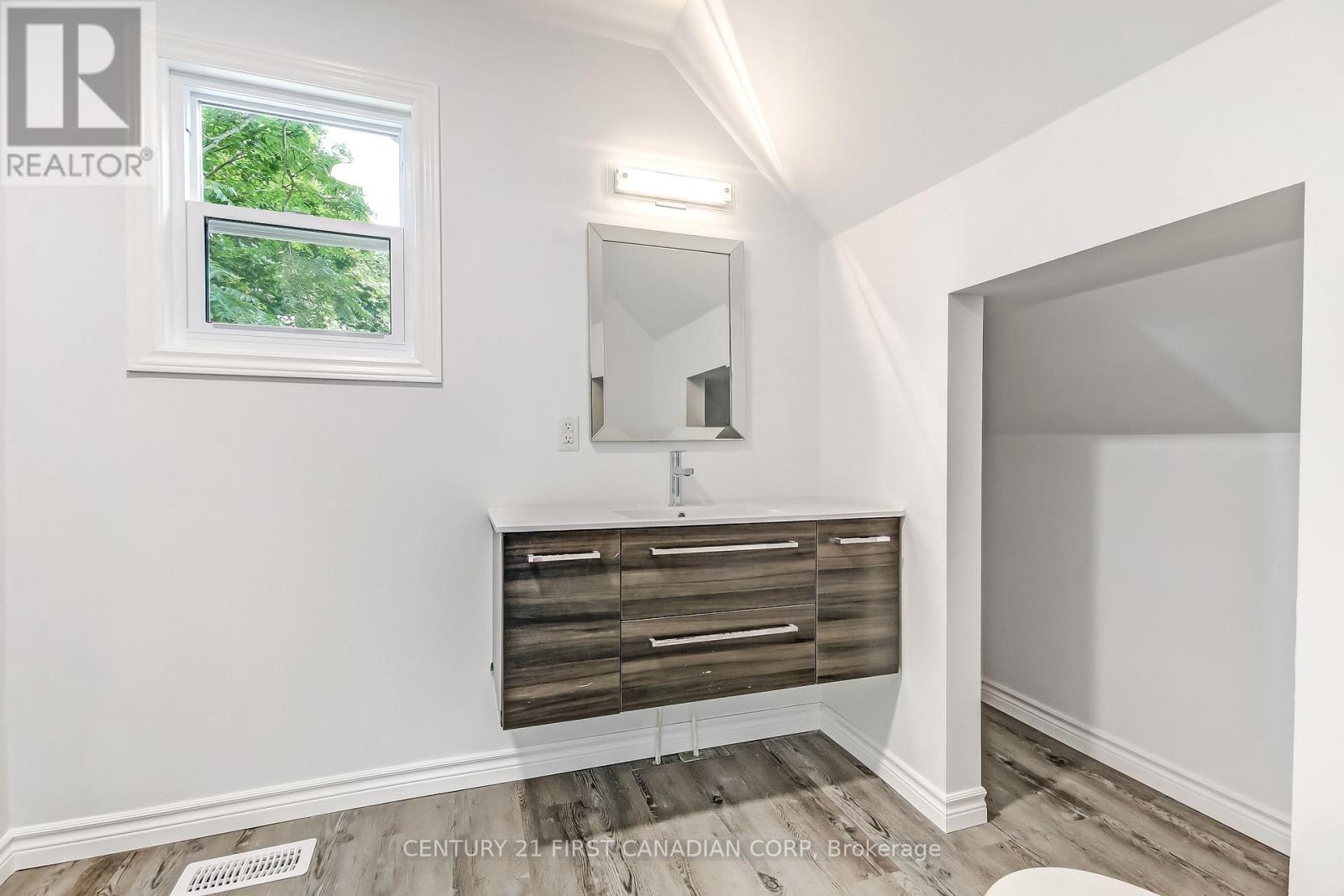 76 CHESTNUT STREET - 13