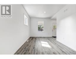 Mud room - 76 Chestnut Street, St  Thomas, ON N5R2A9 Photo 6