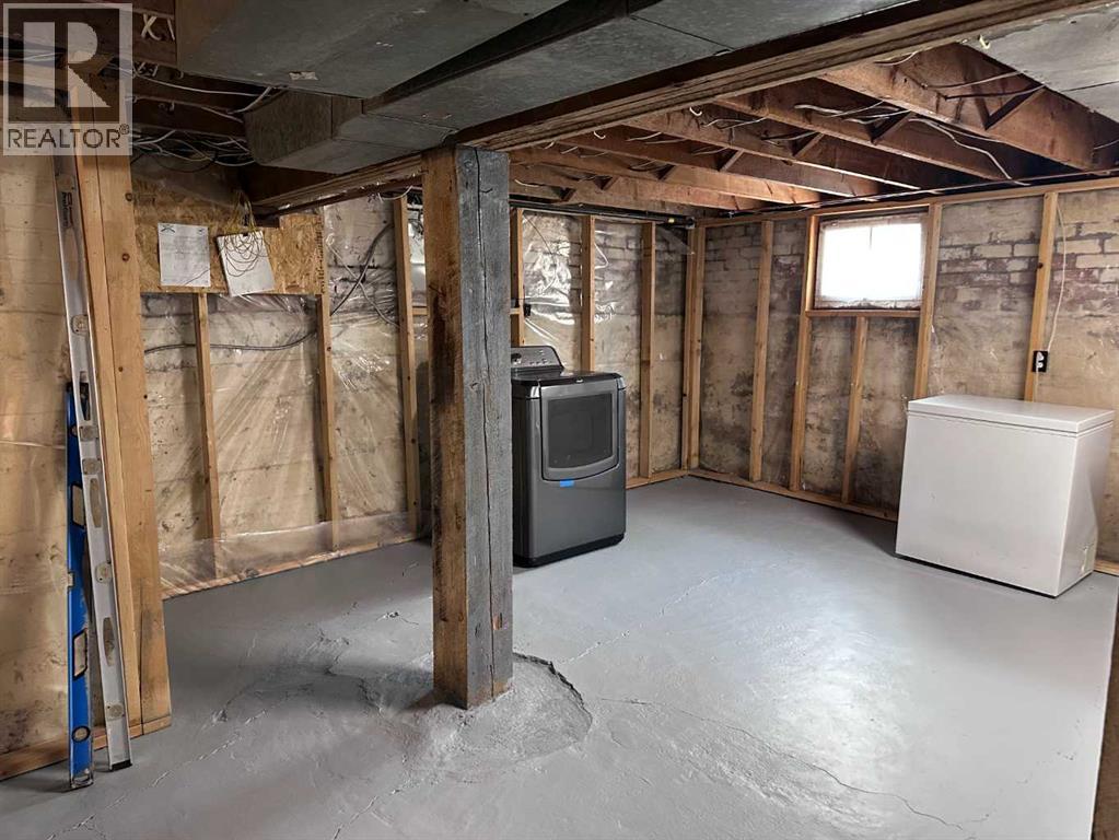 379 5 Street Southeast - Photo 32