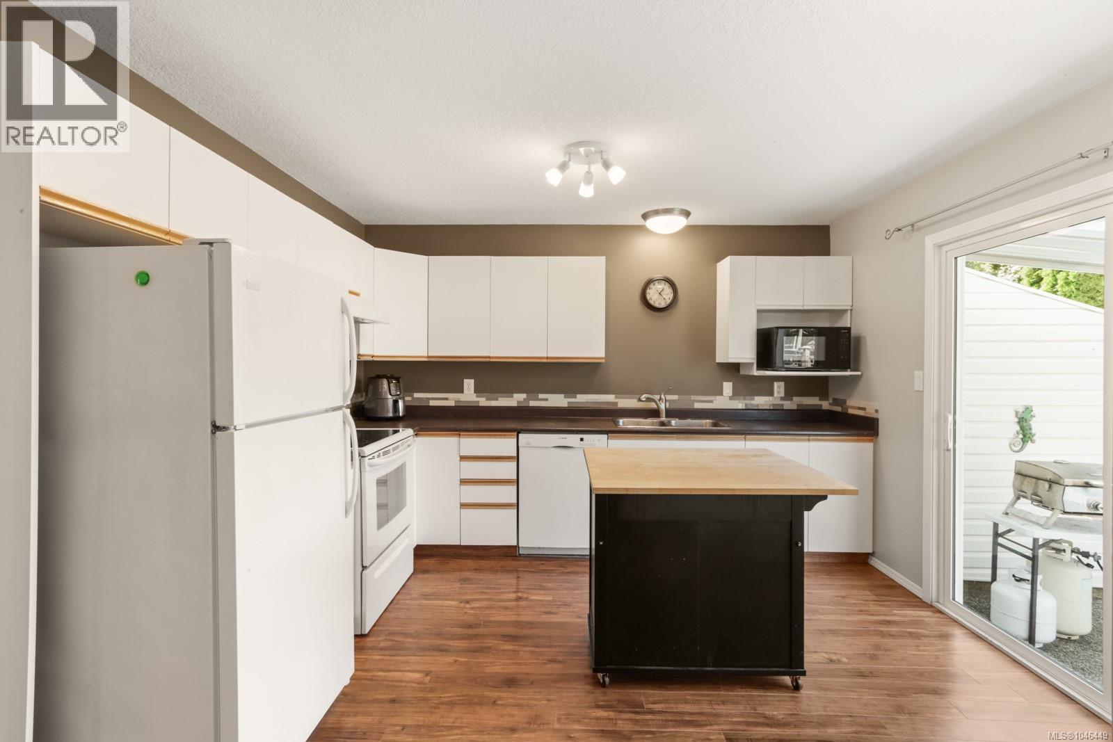 2553 Sloan Rd - 11