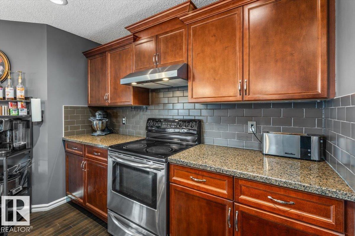10308 96 ST - 14