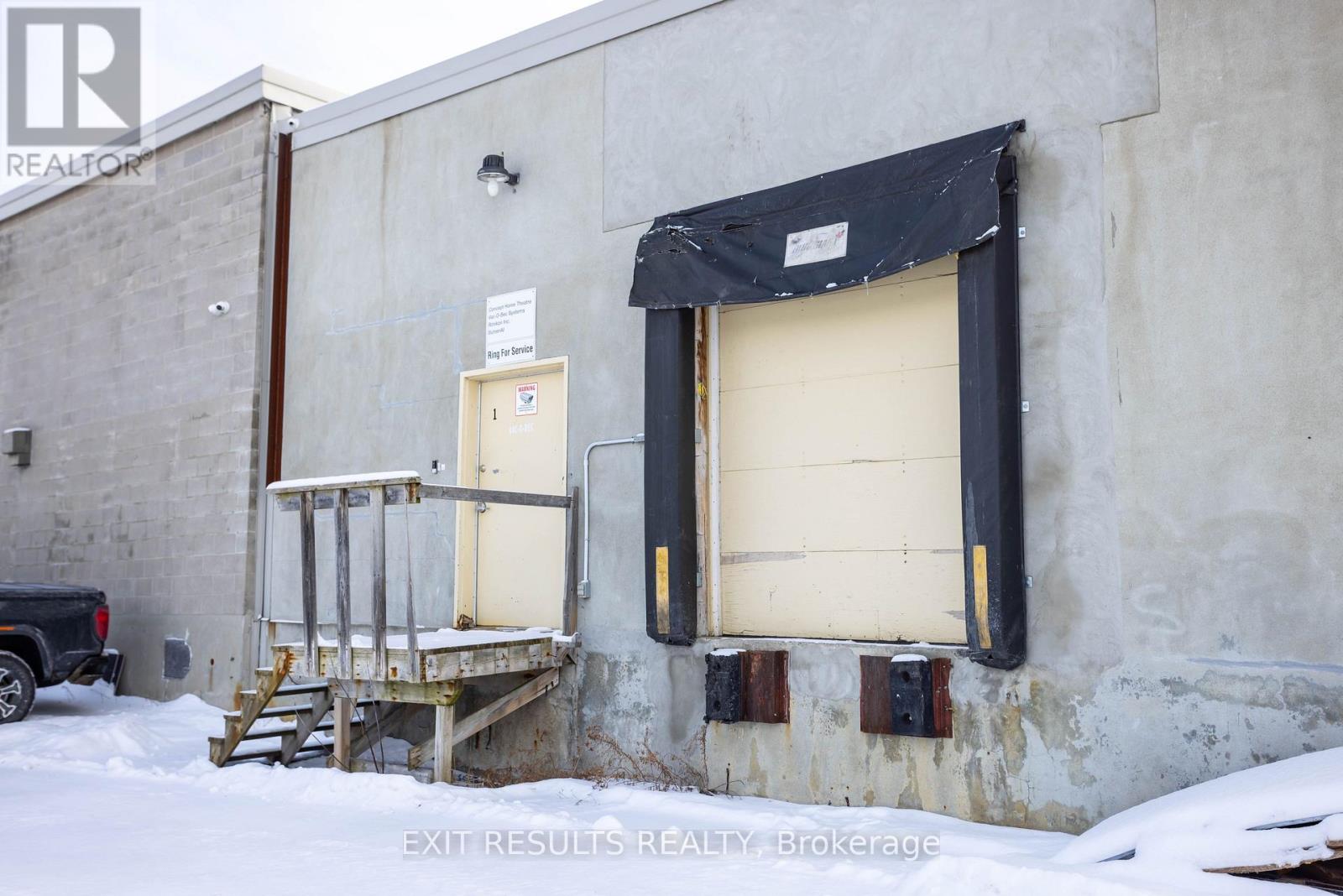 Loading dock