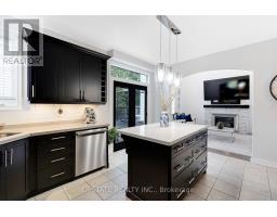 Dining room - 11 Kensington Trail, Barrie, ON L4N0K5 Photo 6