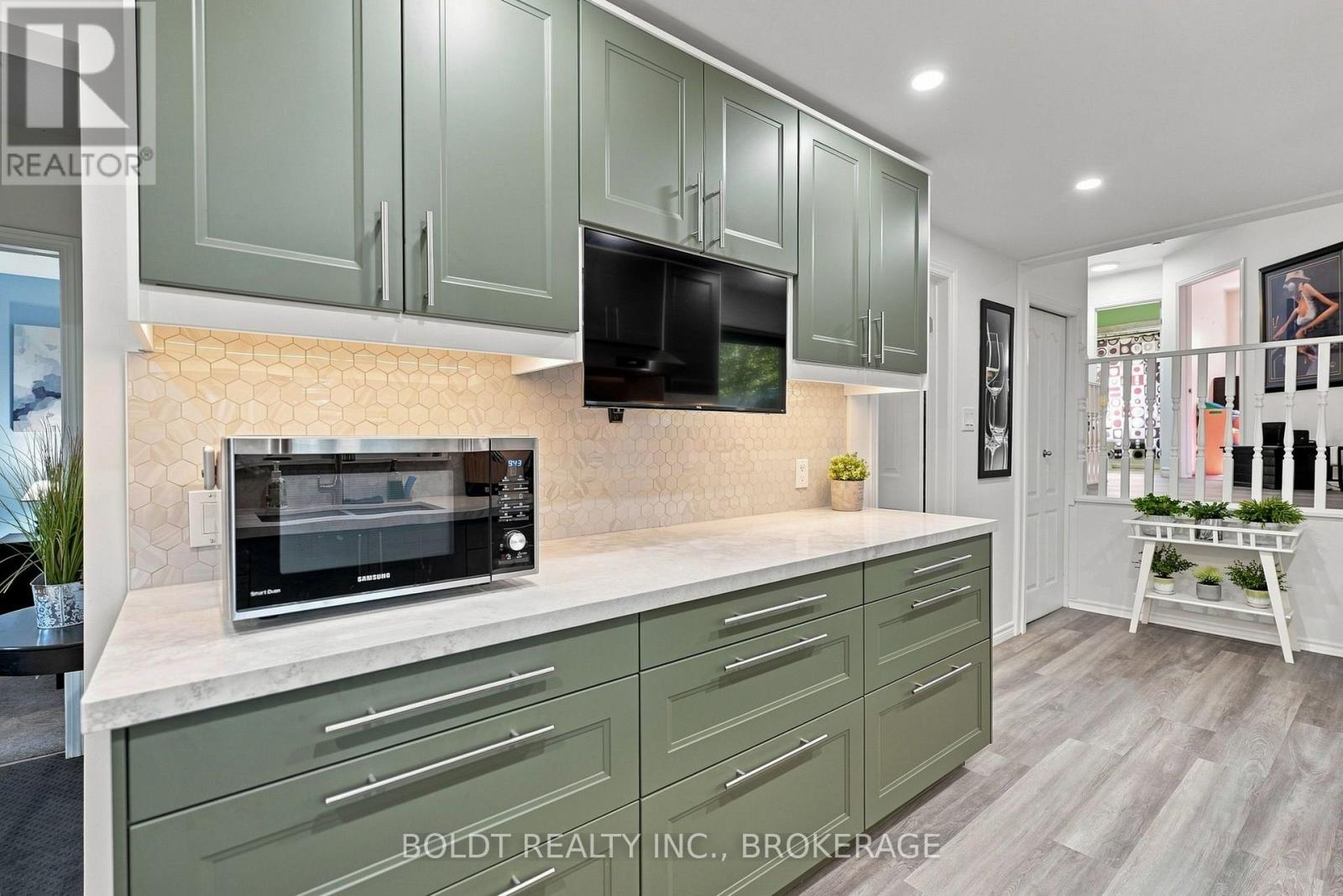 16 LONGFELLOW AVENUE - 13