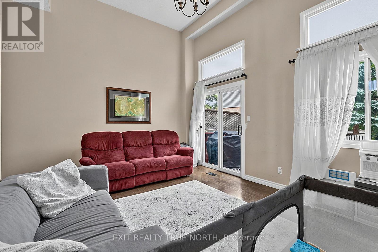 73 COLLINS CRESCENT - 9