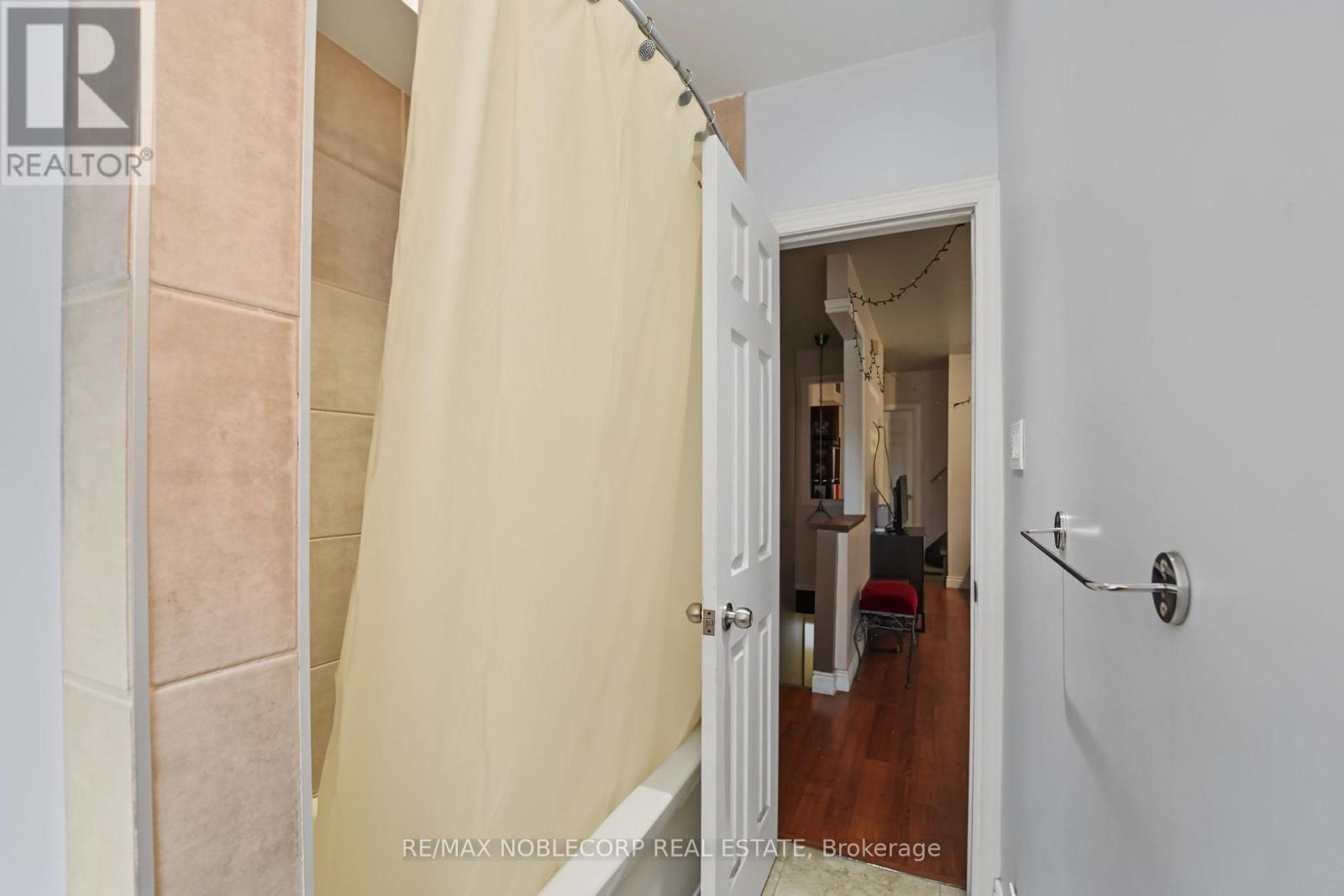 1035 DOVERCOURT ROAD - 13