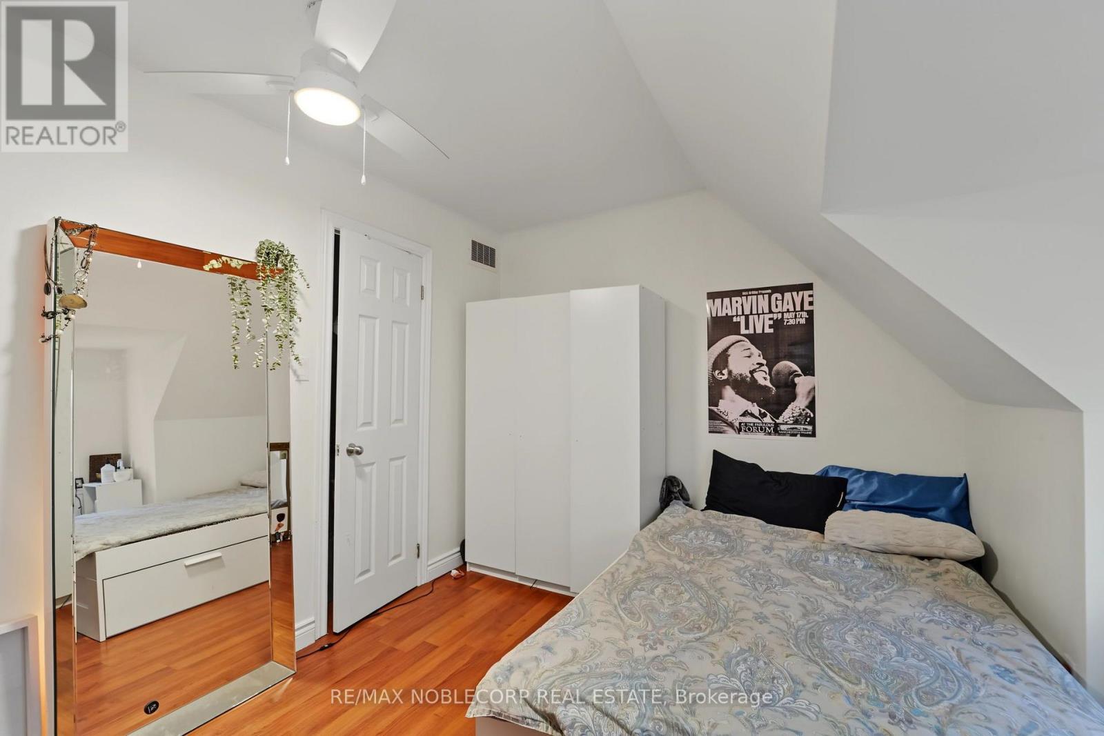1035 DOVERCOURT ROAD - 25
