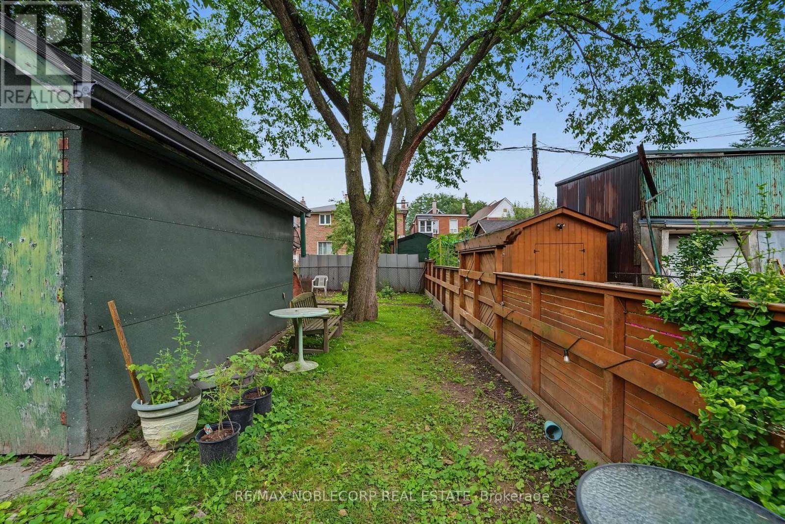 1035 DOVERCOURT ROAD - 41
