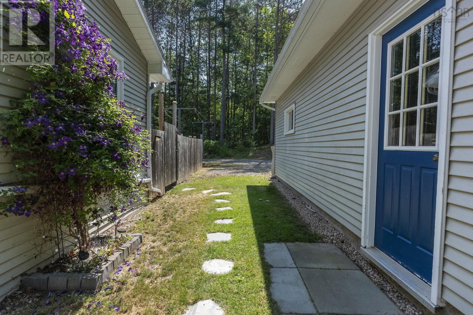 2948 Borden Street - 41