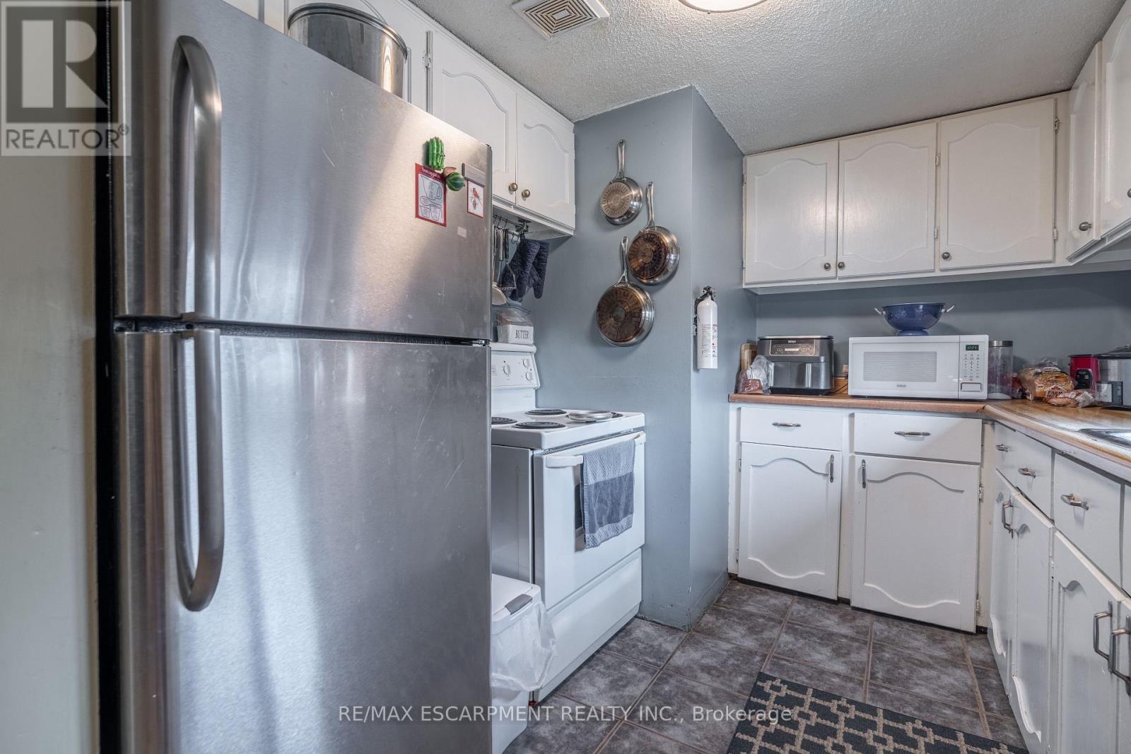 374 UPPER WENTWORTH STREET W - 19