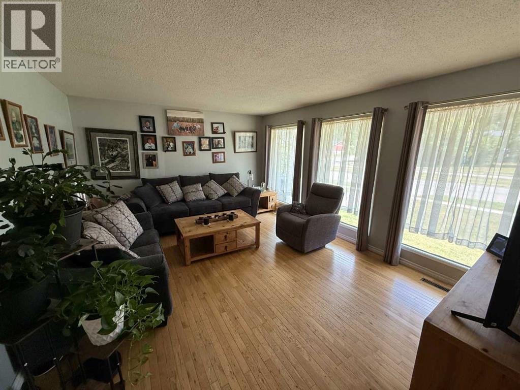 129 Tamarack Avenue - 2