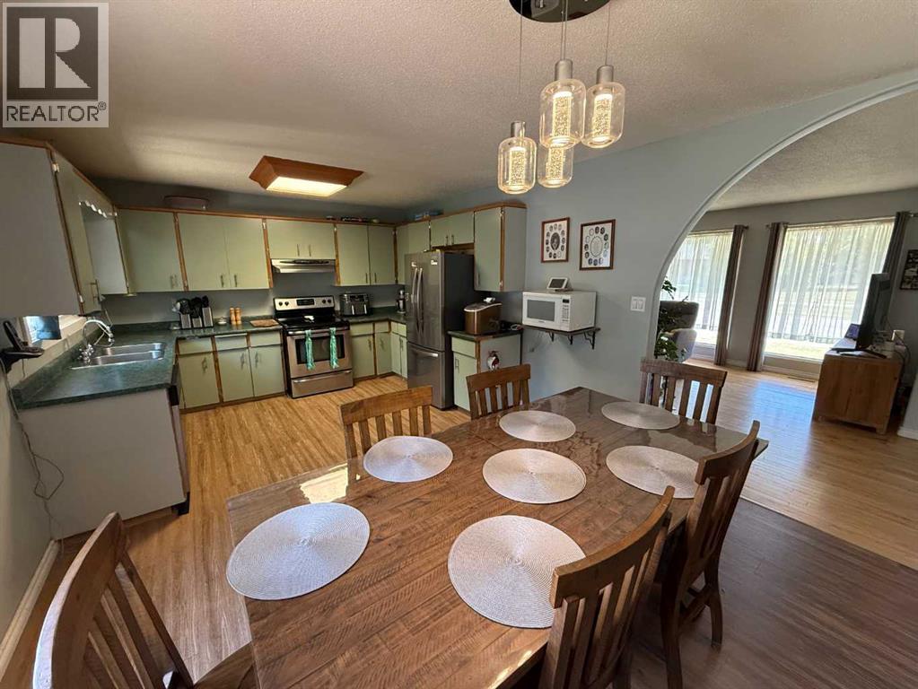 129 Tamarack Avenue - Image 4