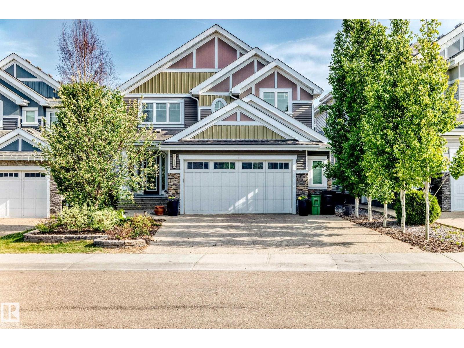 9034 24 AVE SW - 1
