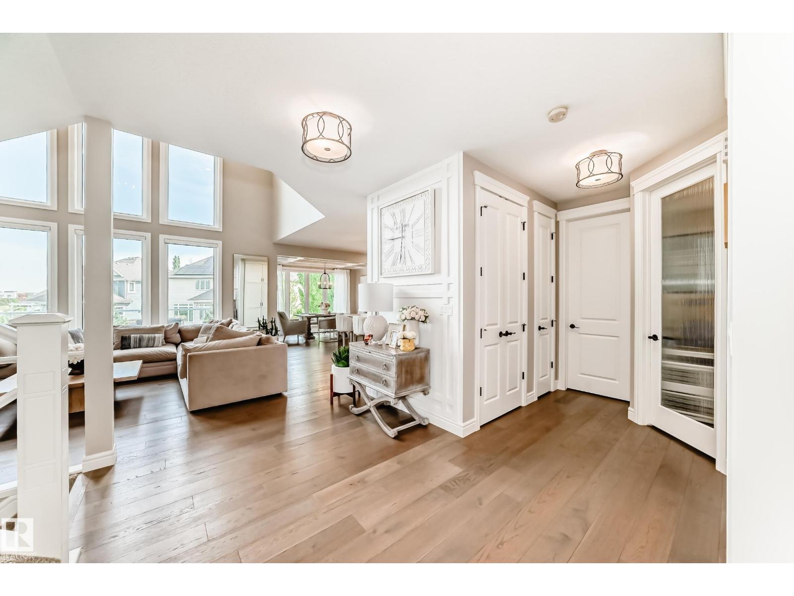 9034 24 AVE SW - 19