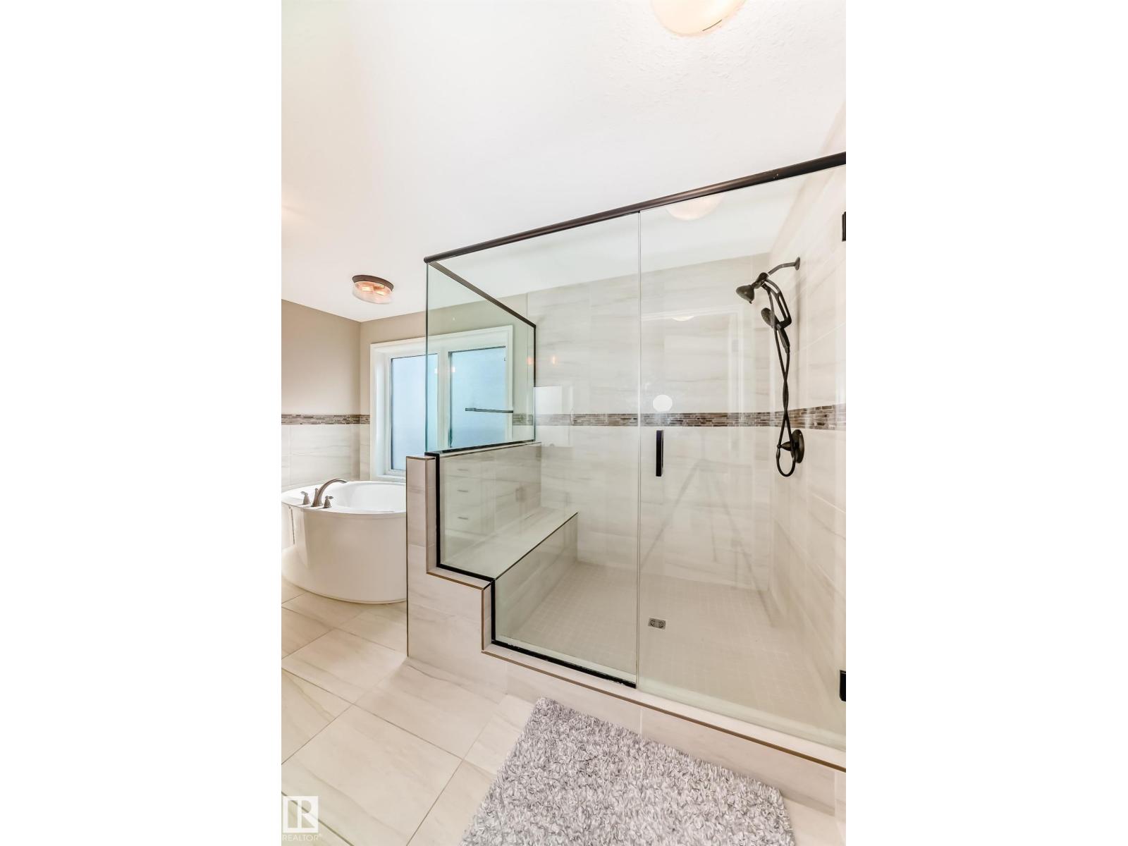 9034 24 AVE SW - 30