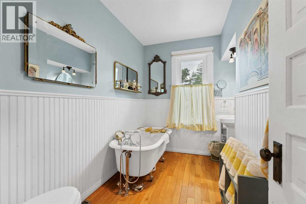 335 1 Street Southeast - Photo 32